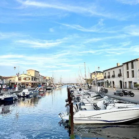 Stunning Waterfront Appartamento